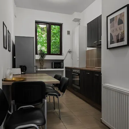 Roval Boutique - Historical Center 3*